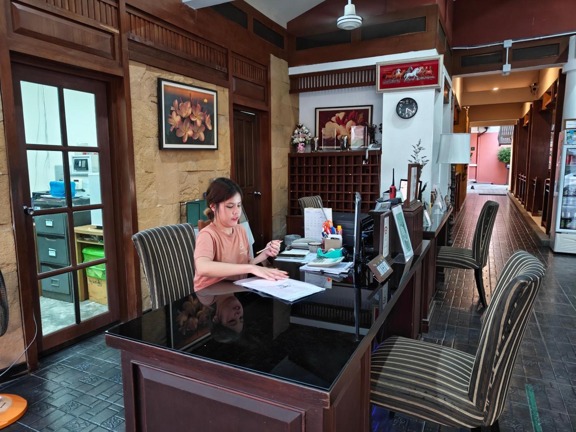 Phuket Leelavadee Hua Ting Resort パトン エクステリア 写真