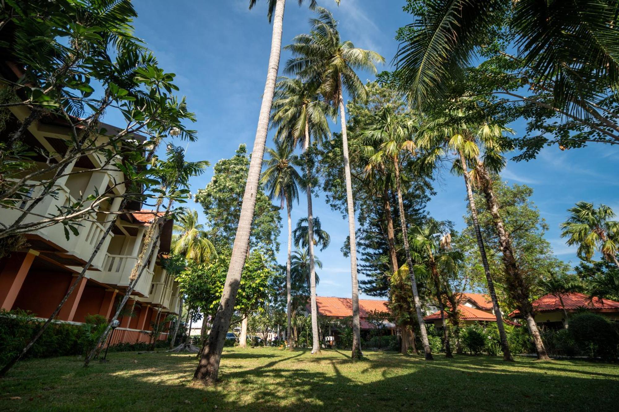 Phuket Leelavadee Hua Ting Resort パトン エクステリア 写真
