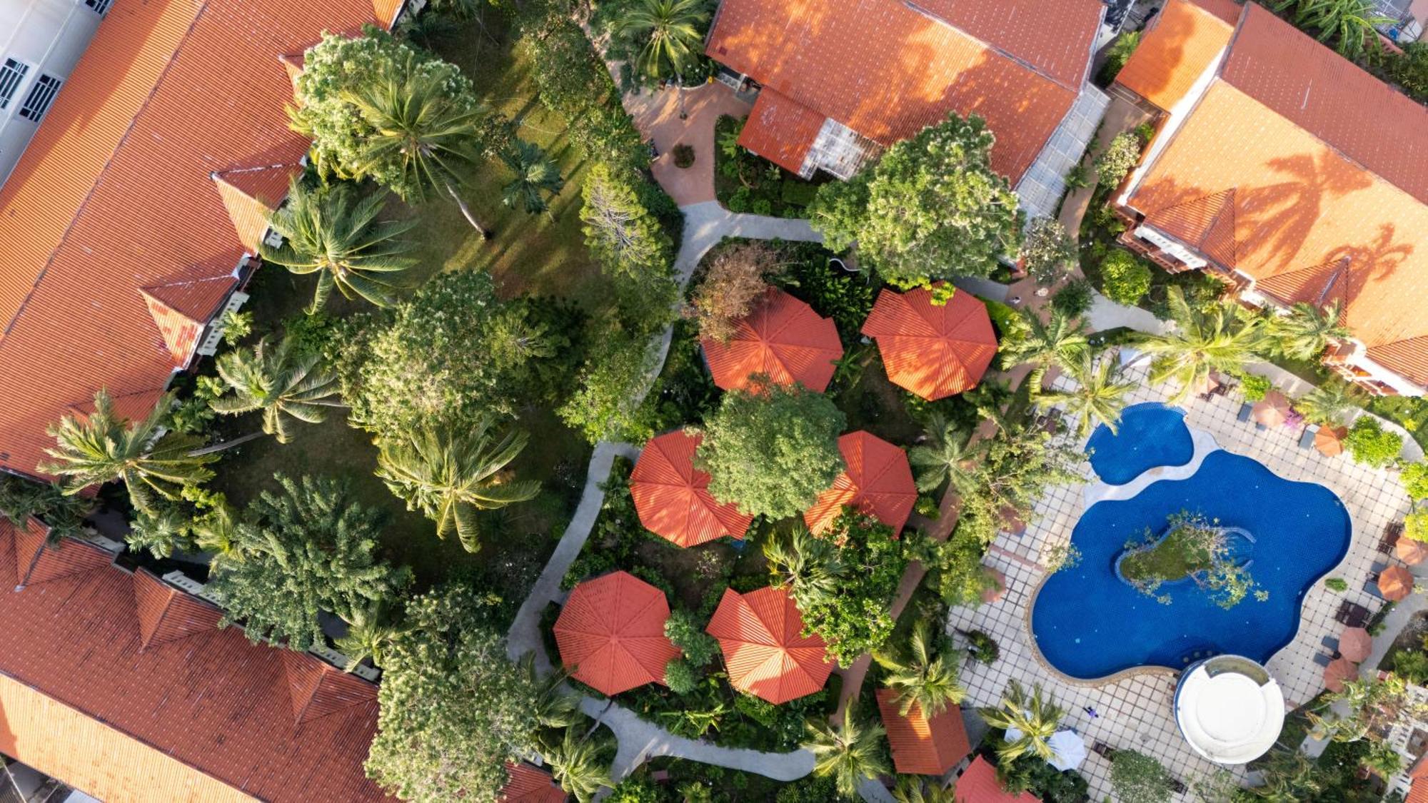 Phuket Leelavadee Hua Ting Resort パトン エクステリア 写真