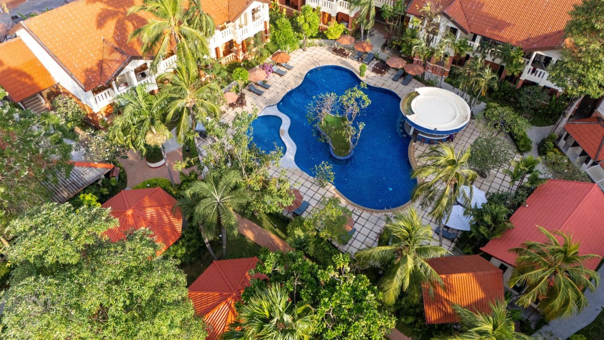 Phuket Leelavadee Hua Ting Resort パトン エクステリア 写真