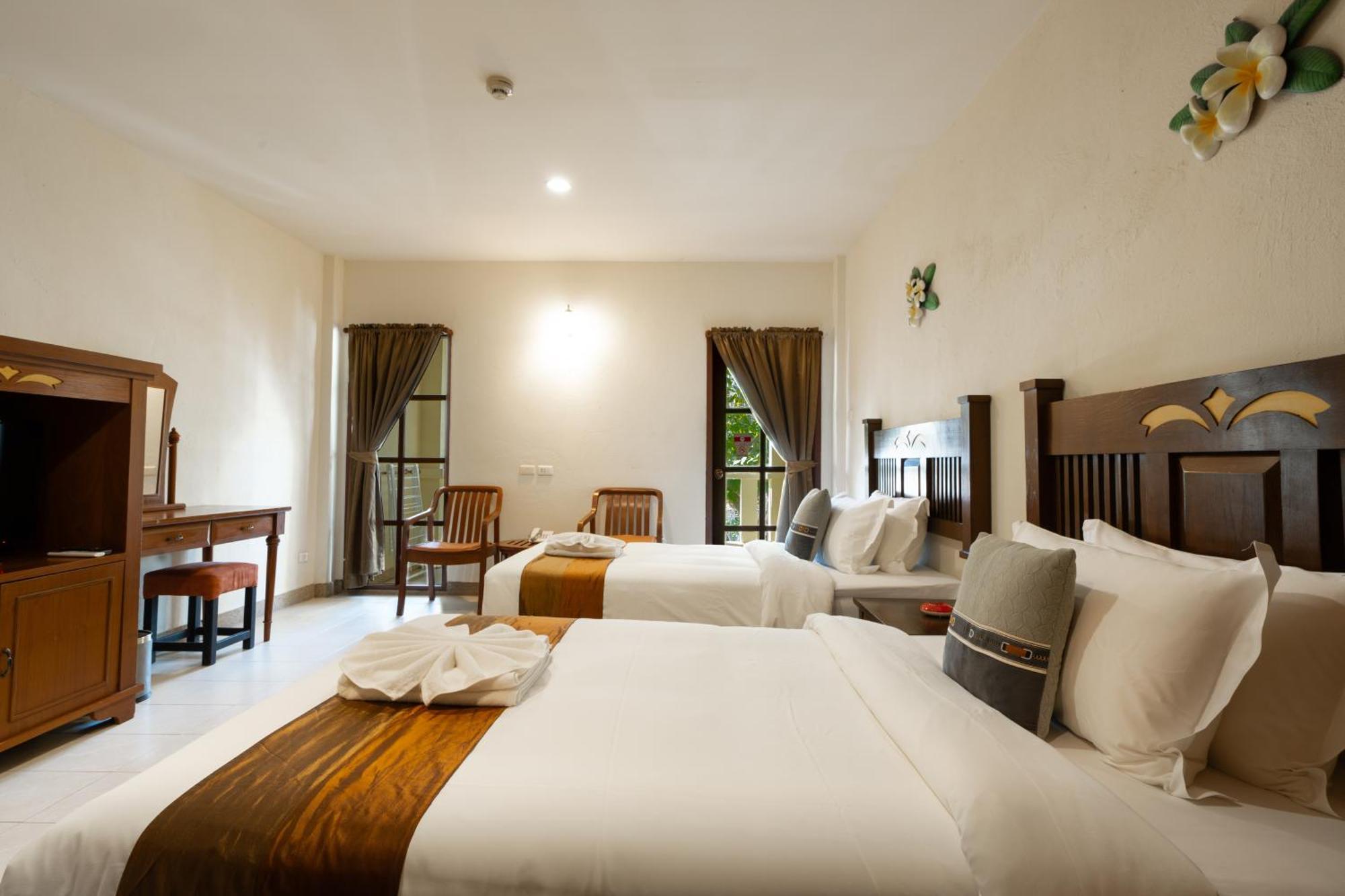Phuket Leelavadee Hua Ting Resort パトン エクステリア 写真