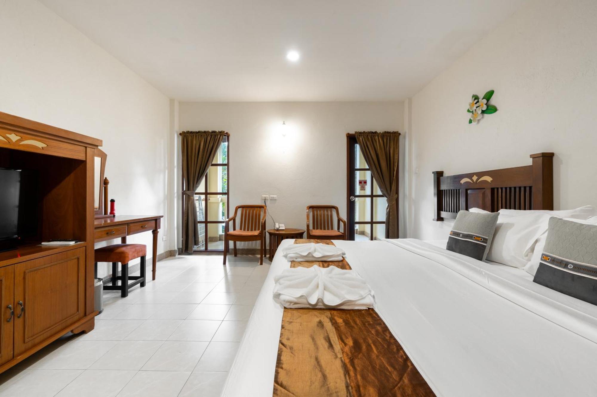 Phuket Leelavadee Hua Ting Resort パトン エクステリア 写真