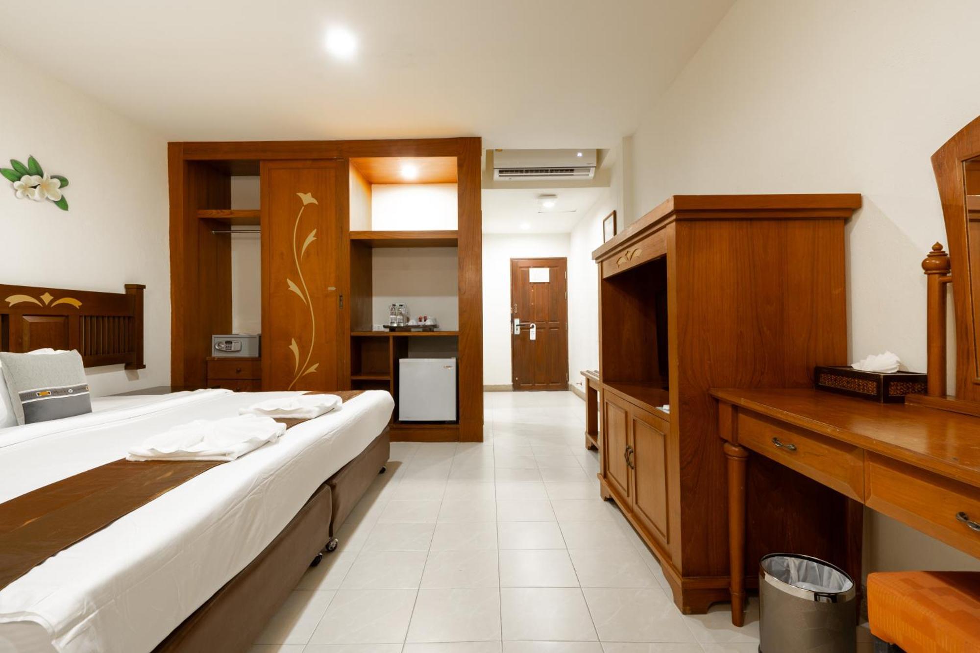Phuket Leelavadee Hua Ting Resort パトン エクステリア 写真